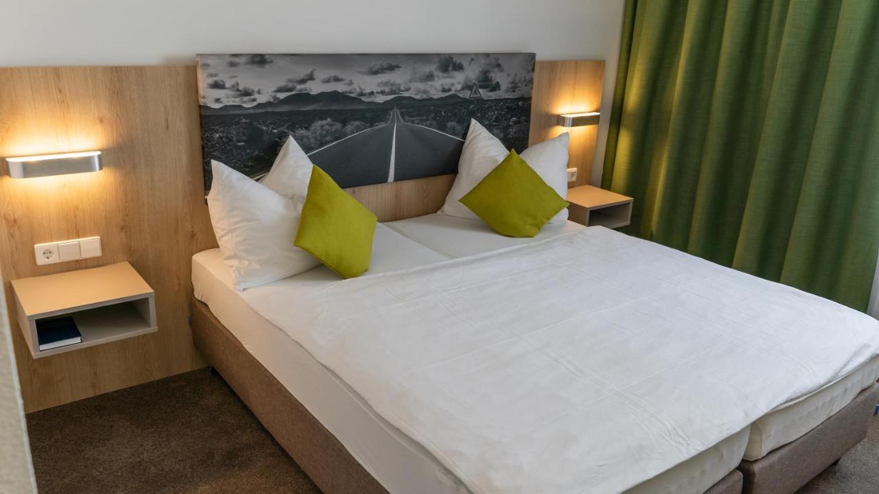 Highway Hotel Herbolzheim Luaran gambar